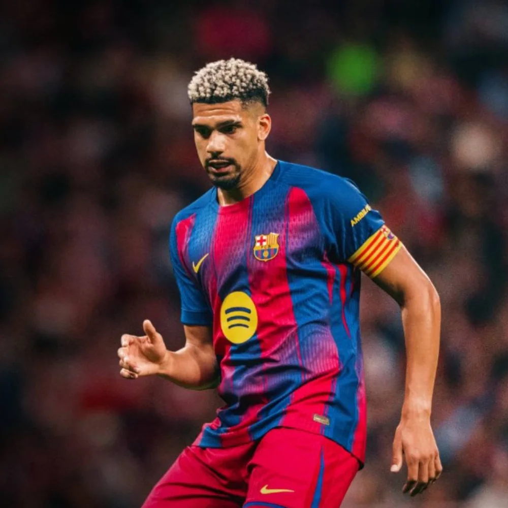 Ronald Araújo tendría nuevo destino tras quedar fuera del Barcelona