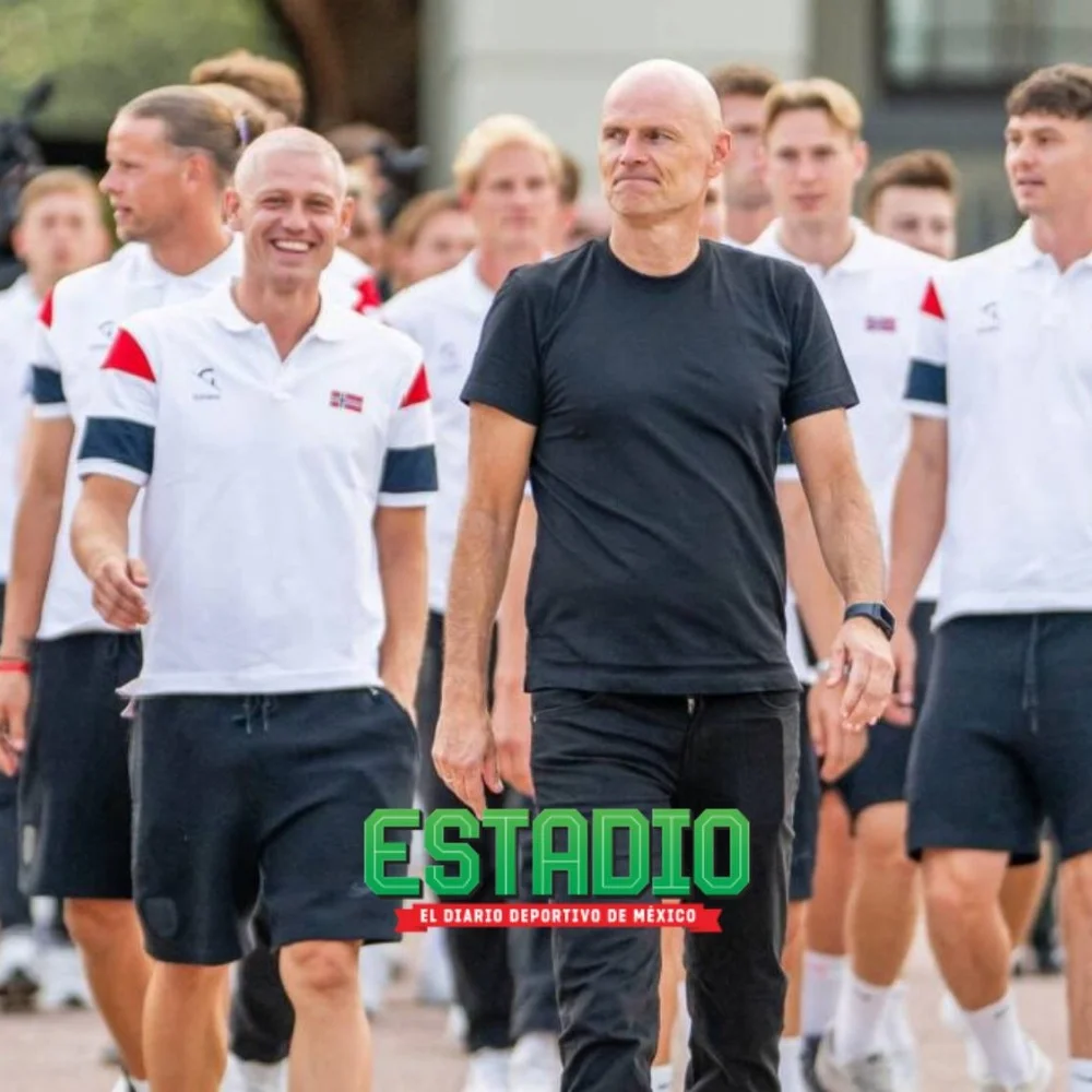 Reciben a selección de Noruega más de 100 mil personas y Haaland se reúne con el Rey Harald en el Palacio Real
