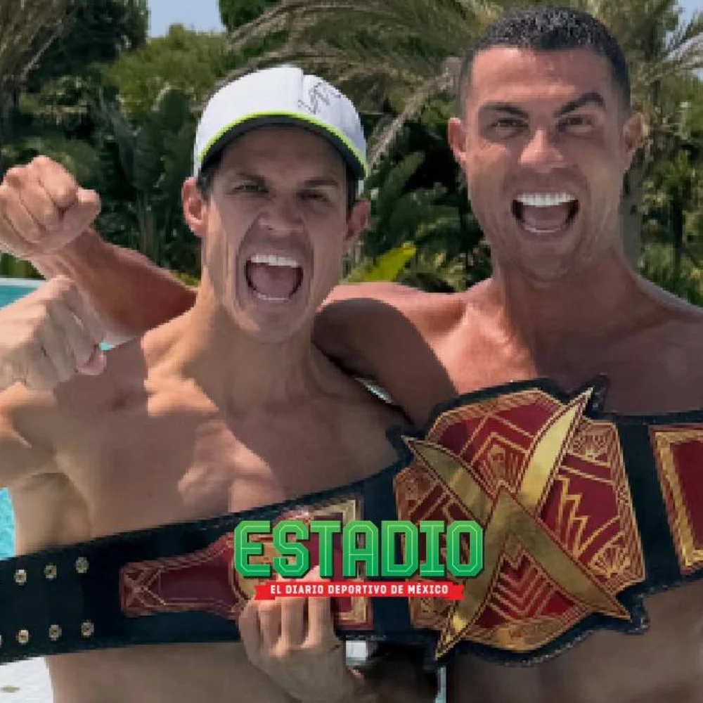 Cristiano Ronaldo celebró con Edu Aguirre el cinturón de La Velada del Año VI