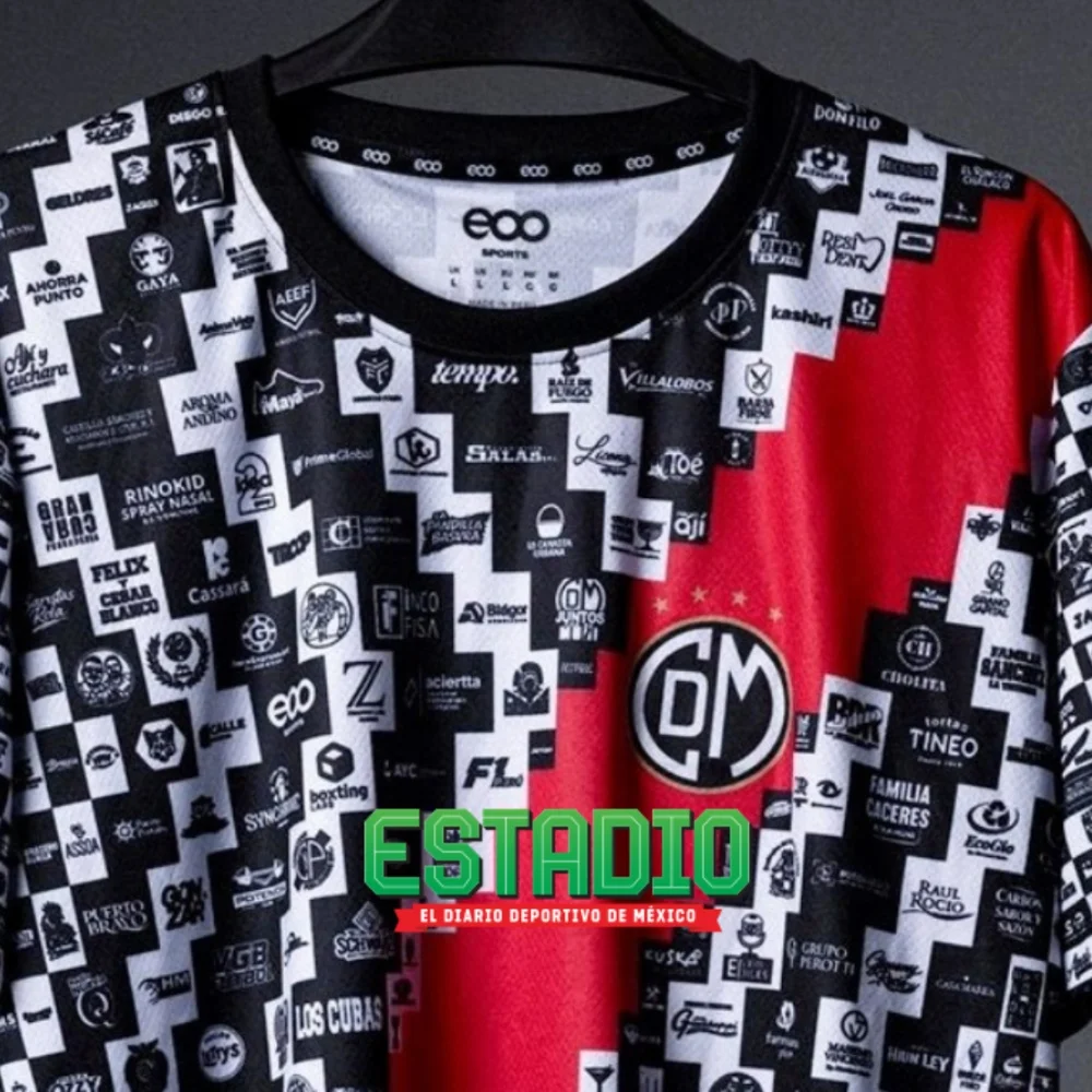Deportivo Municipal sorprende con un jersey de 1,000 patrocinadores