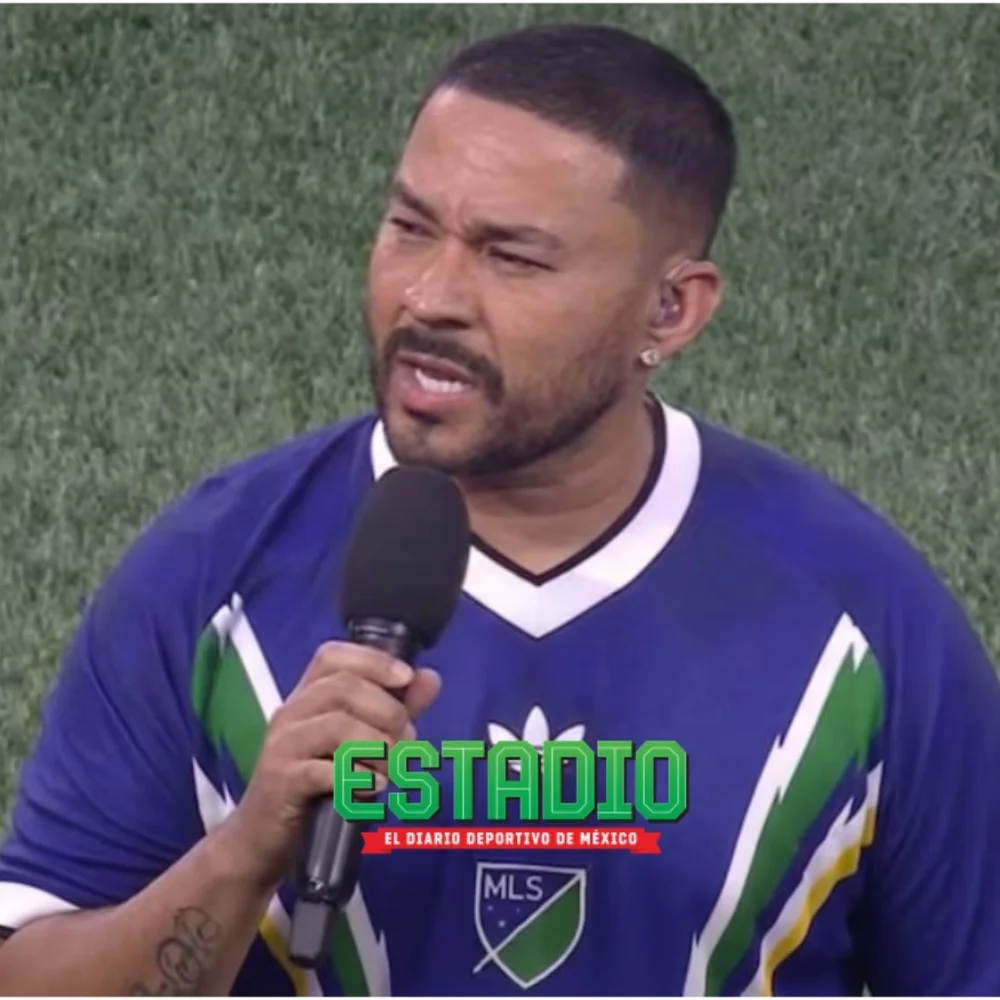 ¡Error y posible multa! Frankie J se equivocó en el Himno Nacional Mexicano durante partido entre Liga MX y MLS