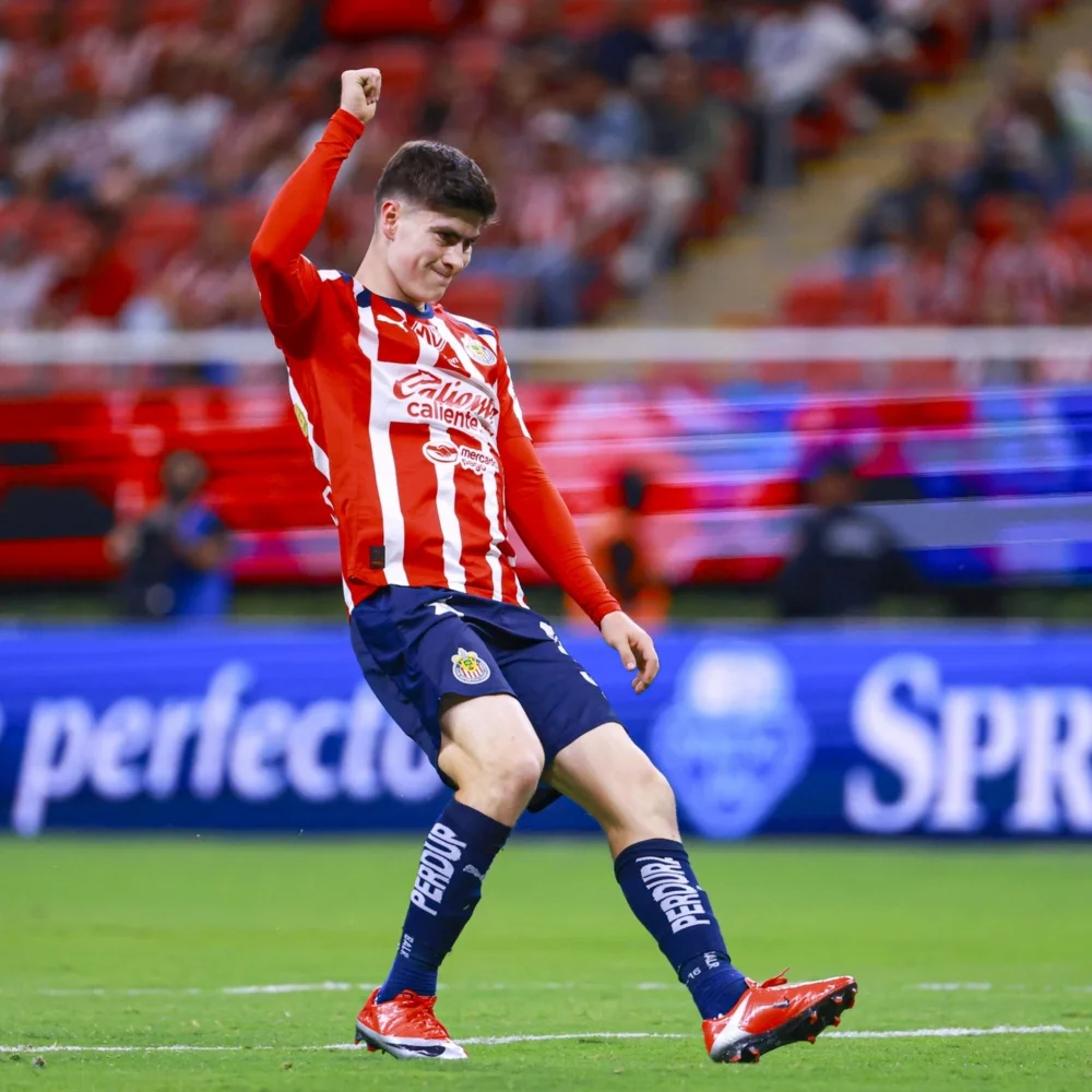 Armando González vive sequía goleadora con Chivas