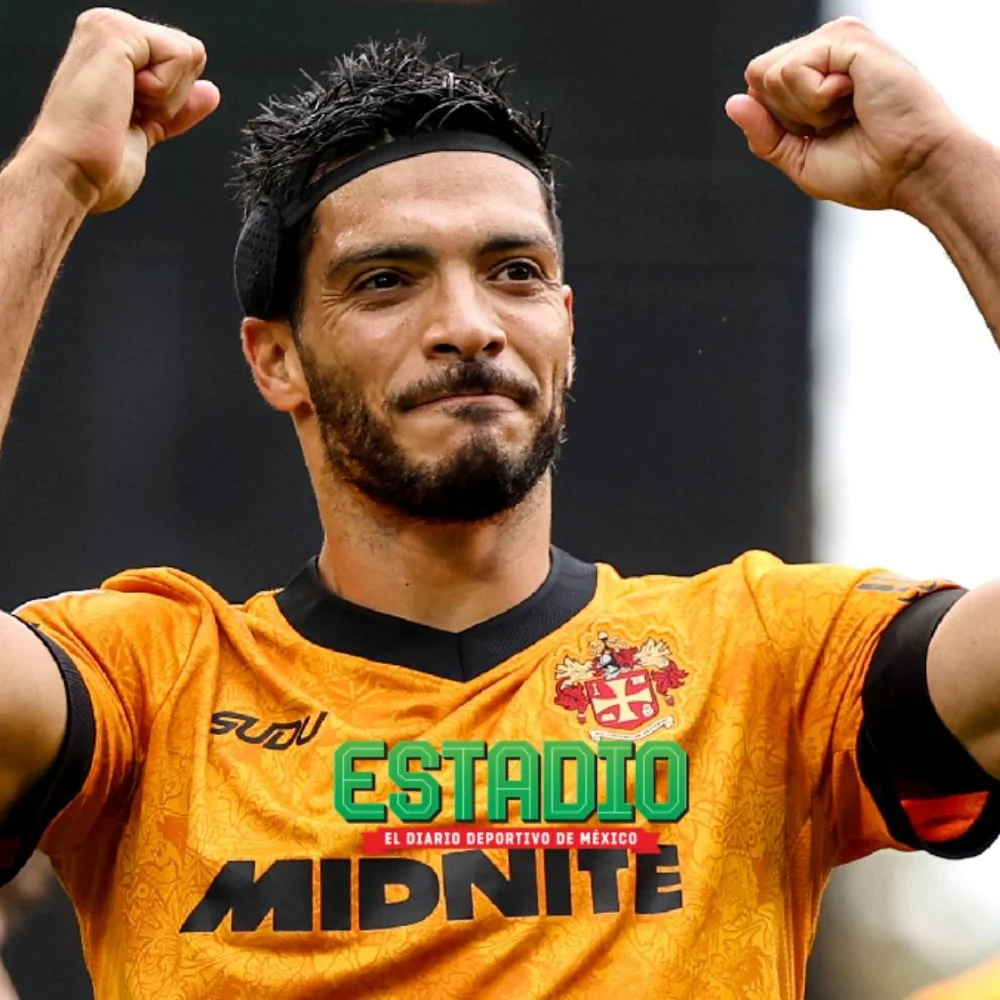 Raúl Jiménez mantiene su récord perfecto desde los once pasos en Inglaterra